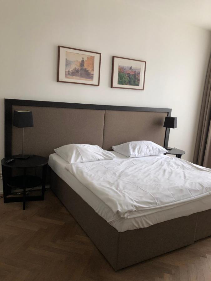 פראג James Hotel & Apartments מראה חיצוני תמונה
