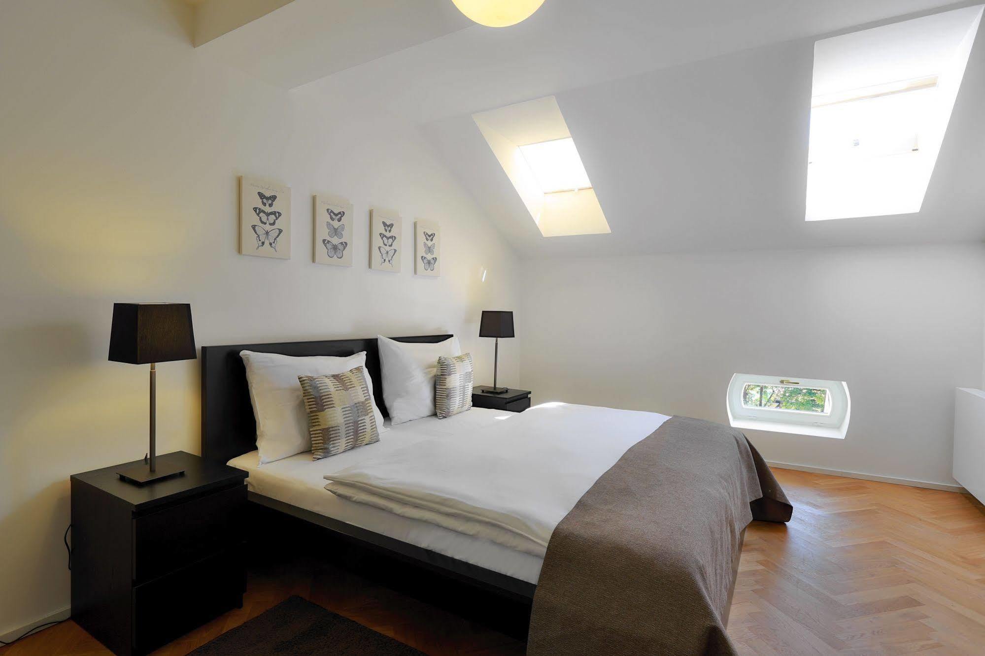 פראג James Hotel & Apartments מראה חיצוני תמונה